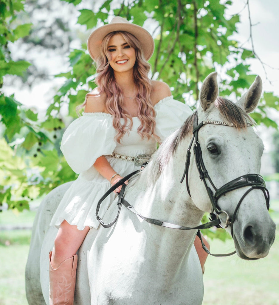 Feature Artist: Brittany Maggs